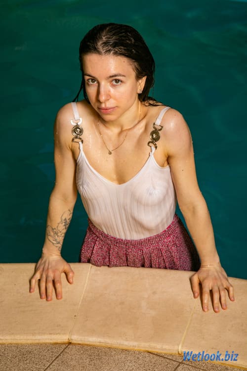 0-135 Wetlook girl video & photo - 3 Alexandra 6/25 - Wetlook.biz