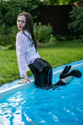 Wetlook girl video & photo - 3 Kourtney 2/25 - Wetlook.biz