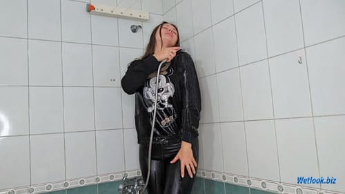 s.00_02_19_15.Still017 Wetlook girl video & photo - 3 Robbin 2/26 - Wetlook.biz