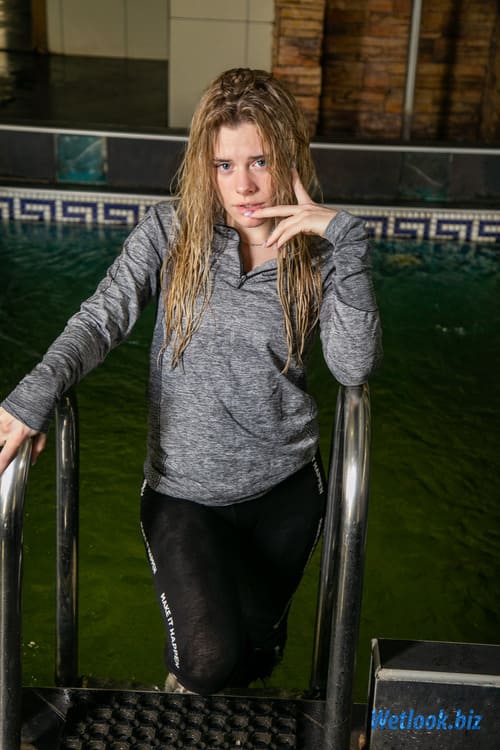 0-055 Wetlook girl video & photo - 3 Avril 1/26 - Wetlook.biz